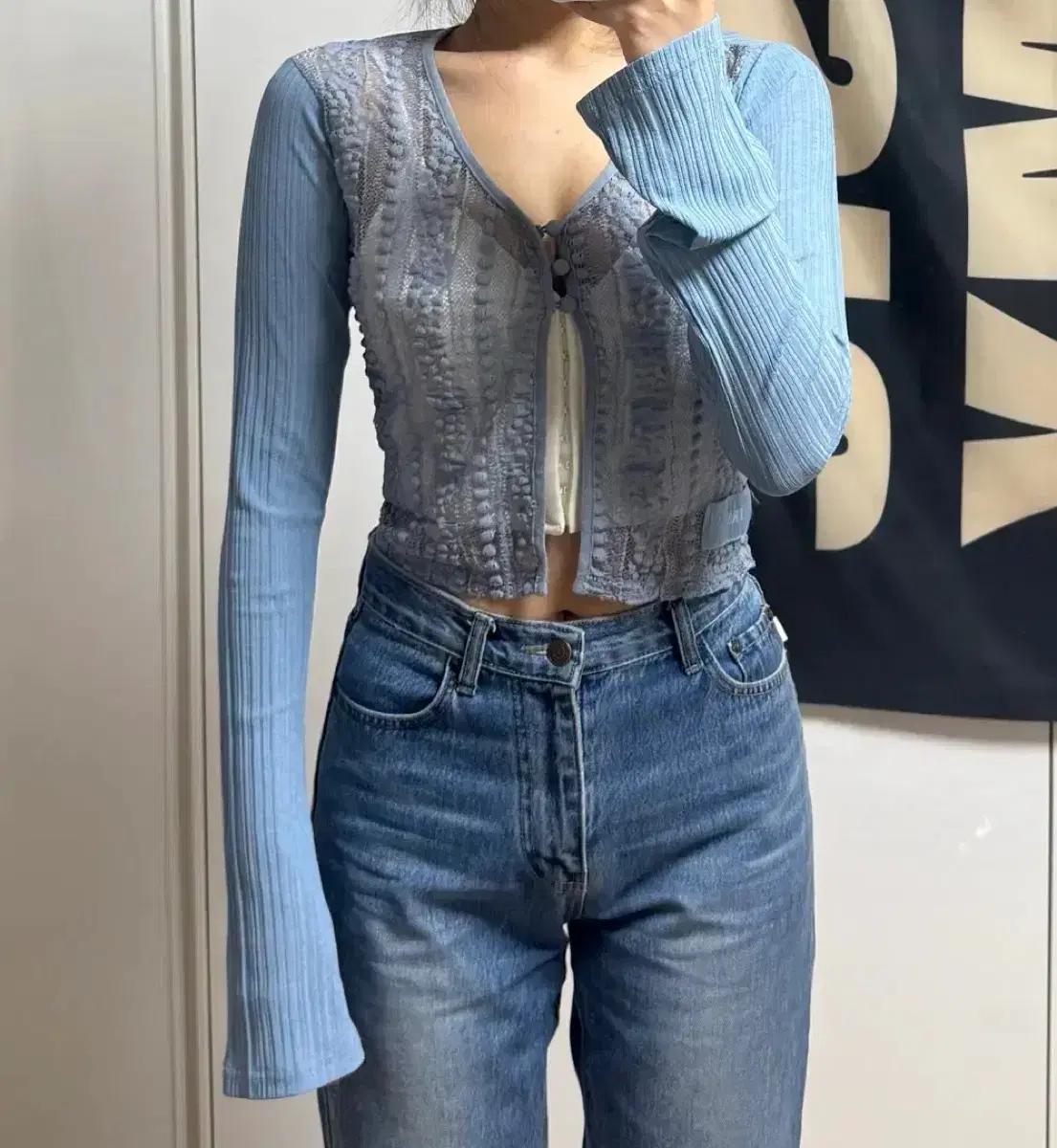(반택포) ODDONEOUT 오드원아웃 하늘색 가디건