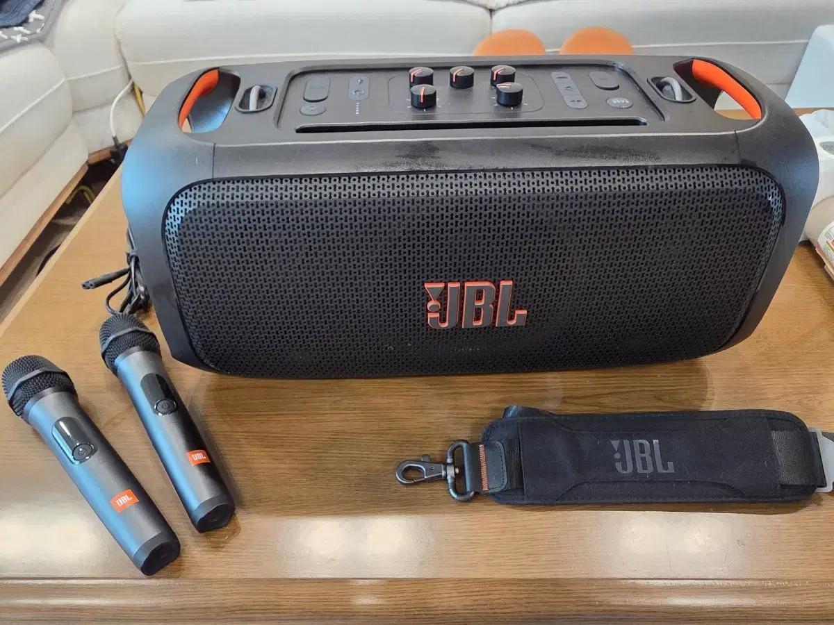 JBL PartyBox On The Go(블루투스 스피커, 마이크)