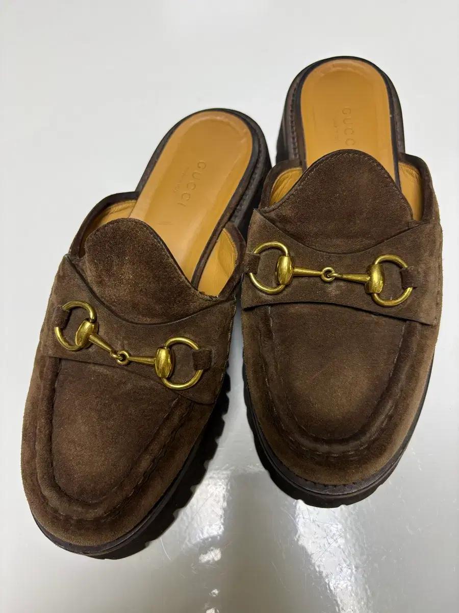 GUCCI(구찌) 홀스빗 브라운 스웨이드 뮬 36사이즈