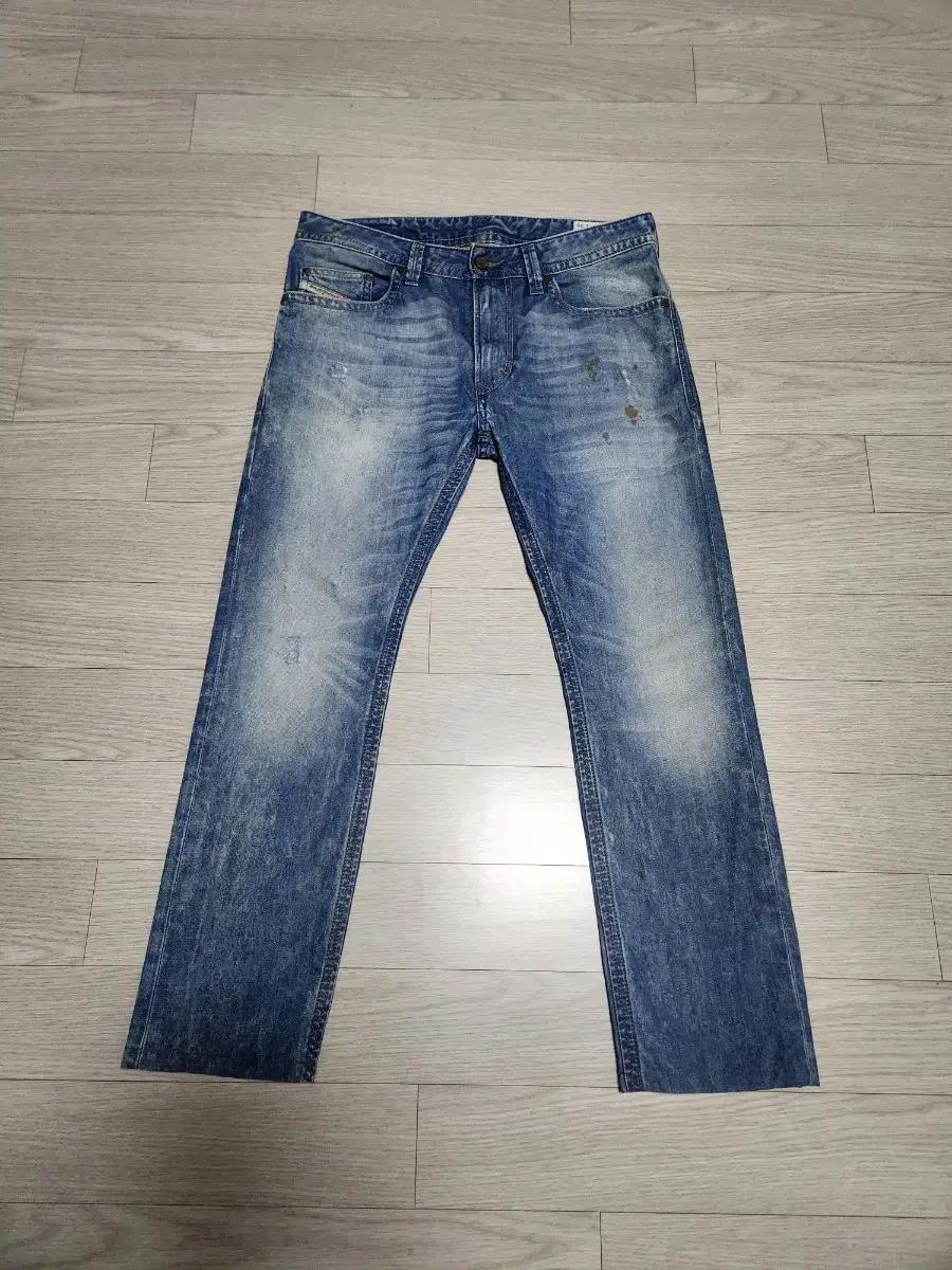 (32)디젤 타바 남성 녹페인팅 워싱 데님팬츠
