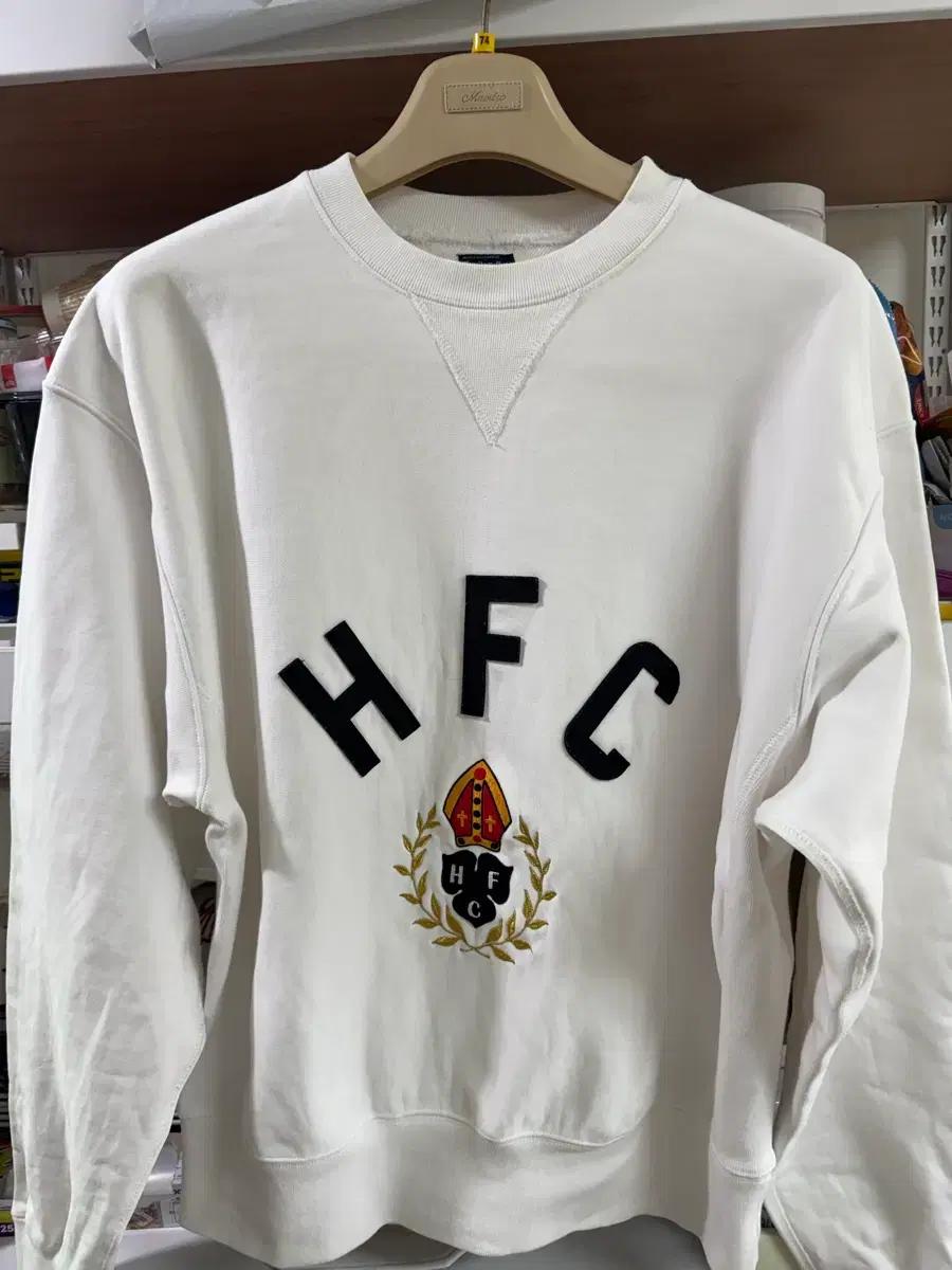 헤리티지플로스 HFC 빅로고 맨투맨 L