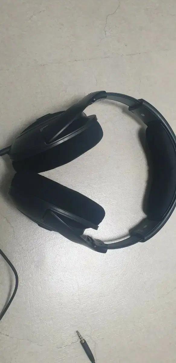 젠하이저 HD 569