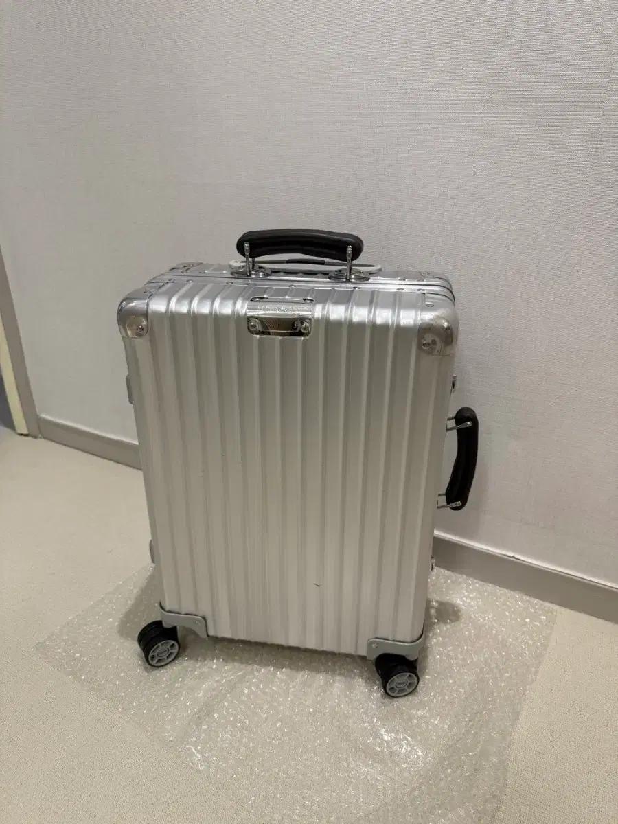 [판매가105만원]리모와 클래식 기내용캐리어