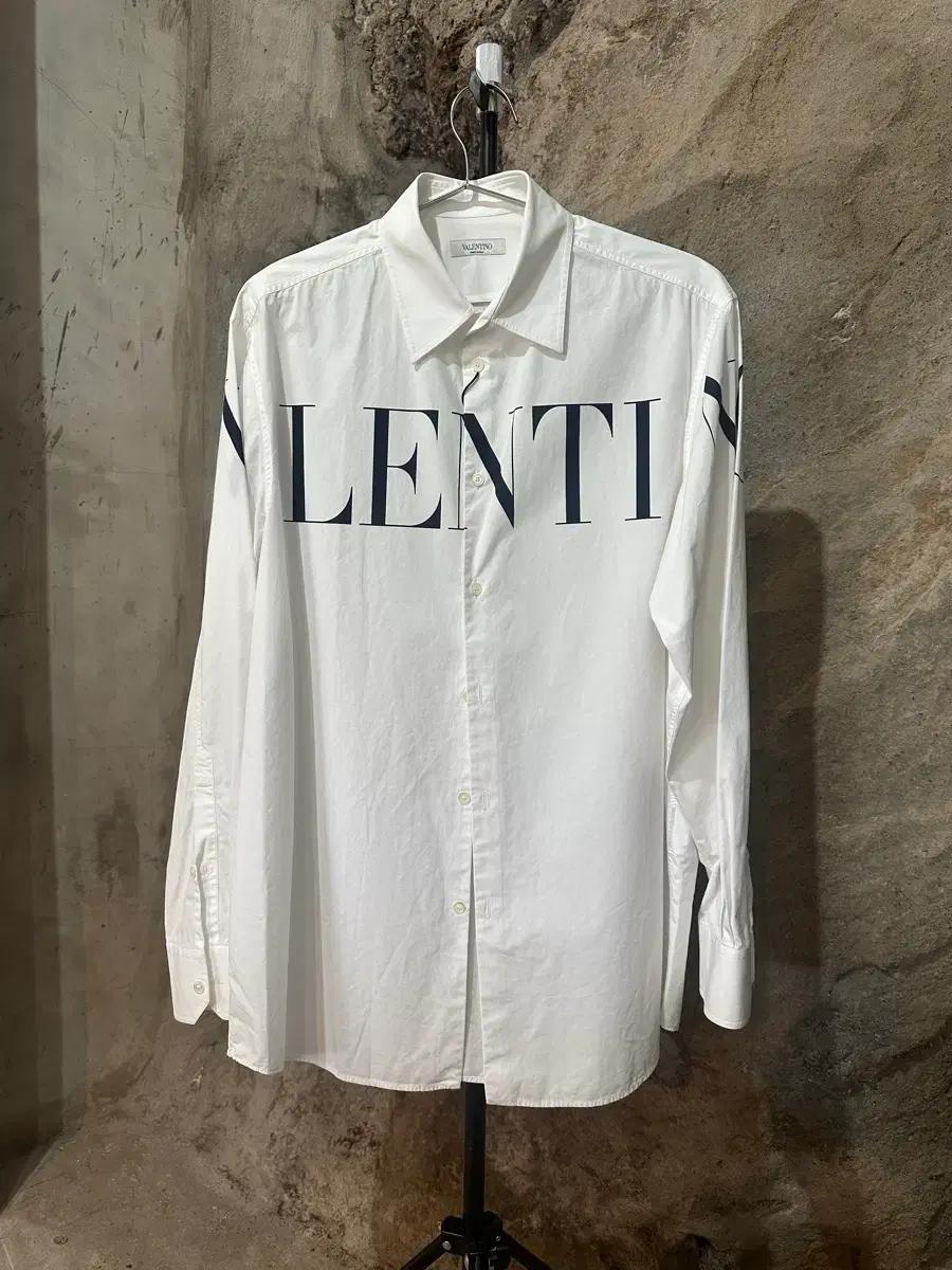 발렌티노 20FW 로고 프린트 셔츠