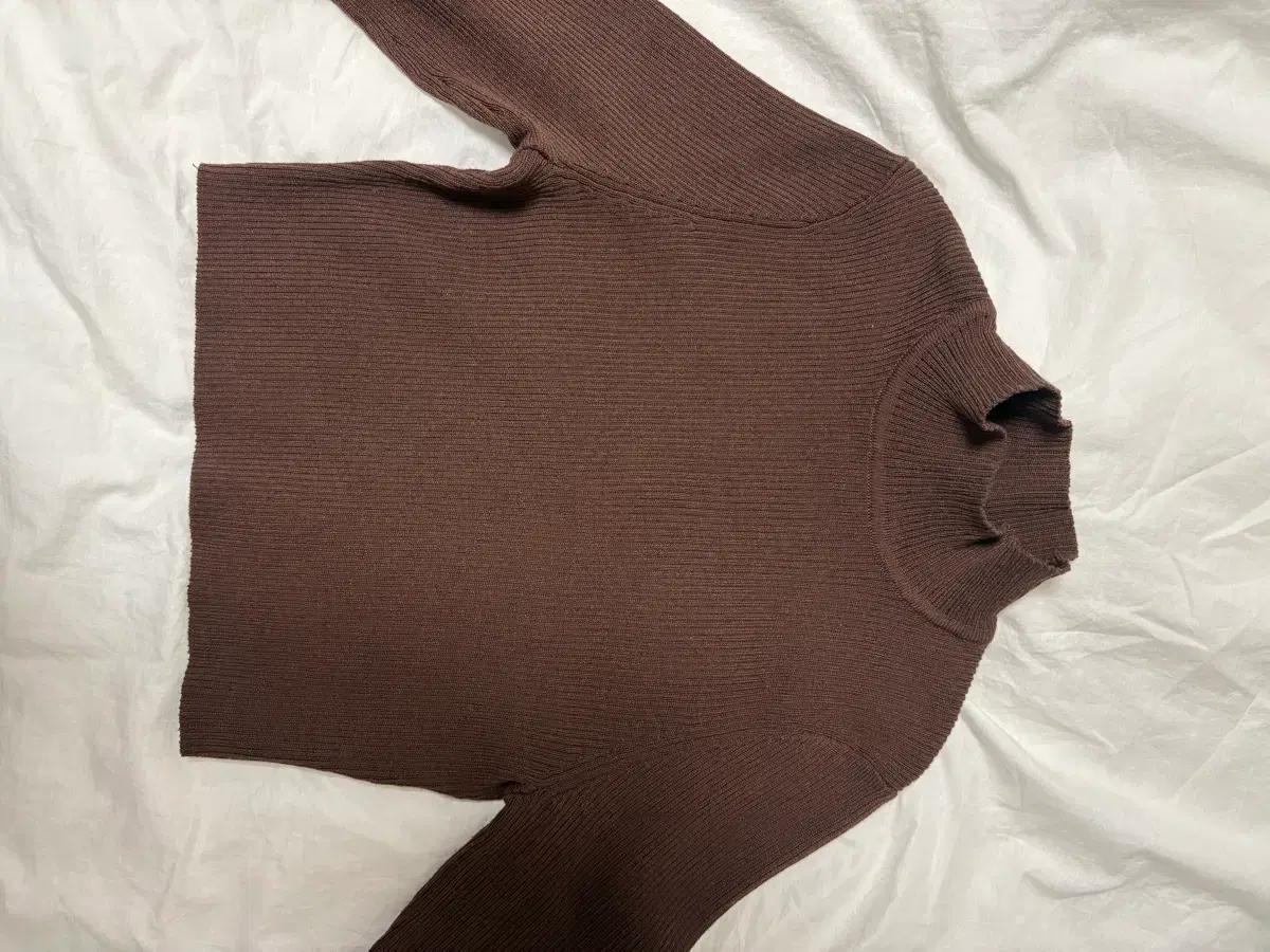 h&m 흐엔므 브라운 터틀넥 크롭 니트