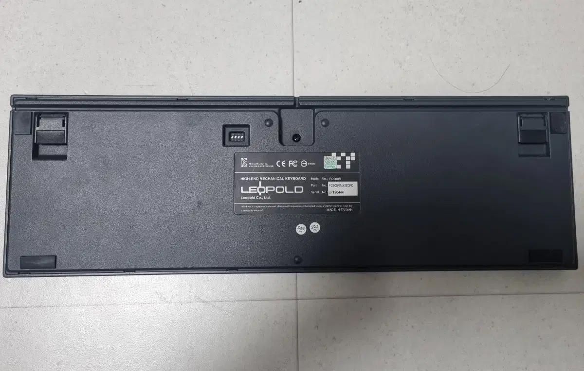레오폴드 FC900R 체리 갈축 기계식 키보드 판매합니다.