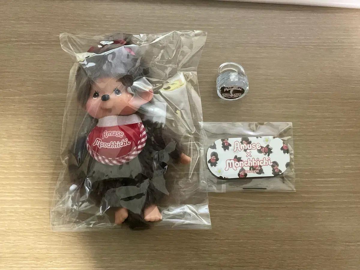어뮤즈 몬치치 키링 인형 + 헤어핀 세트
