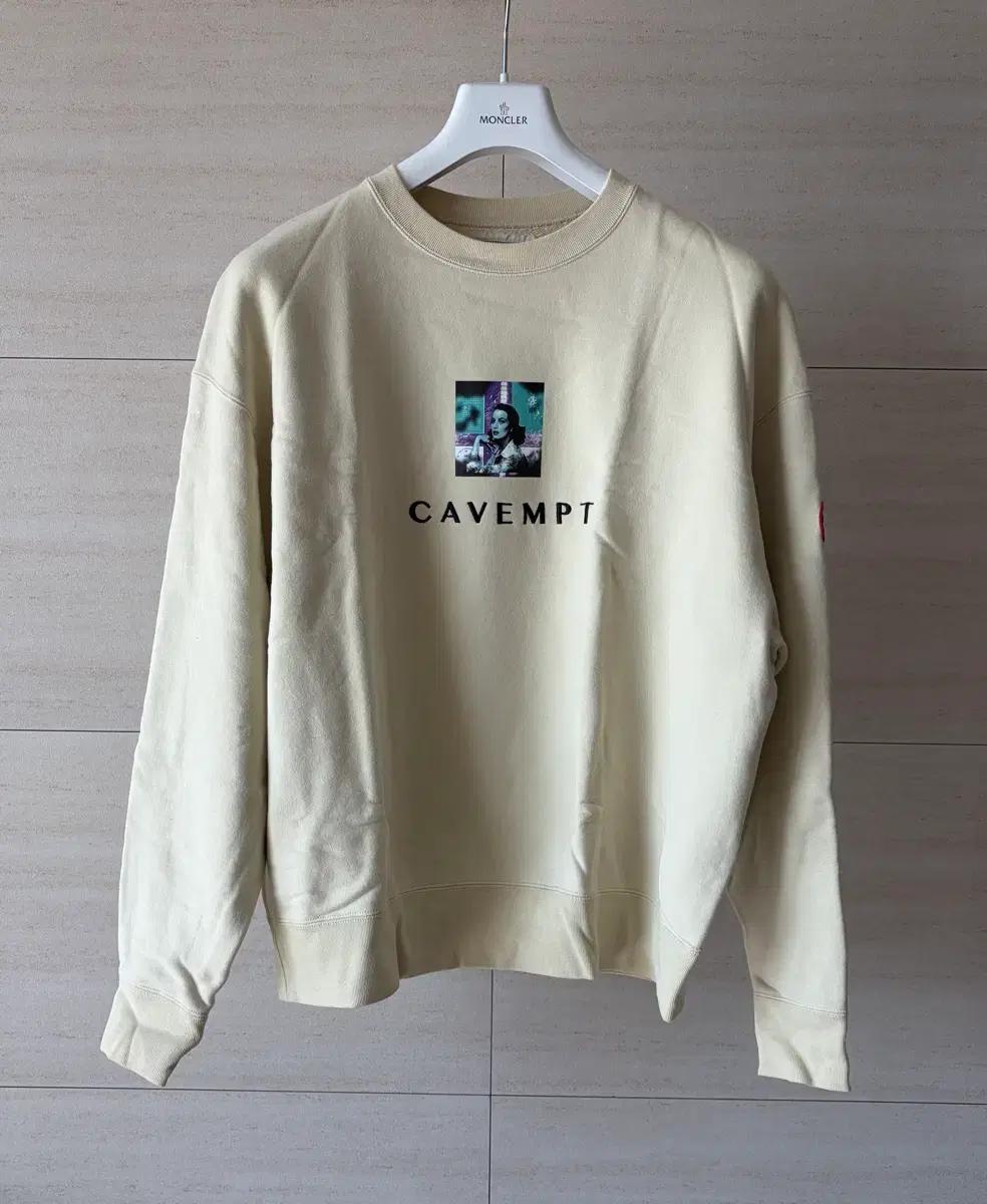 카브엠트 EMBROIDERY PICS CREW NECK