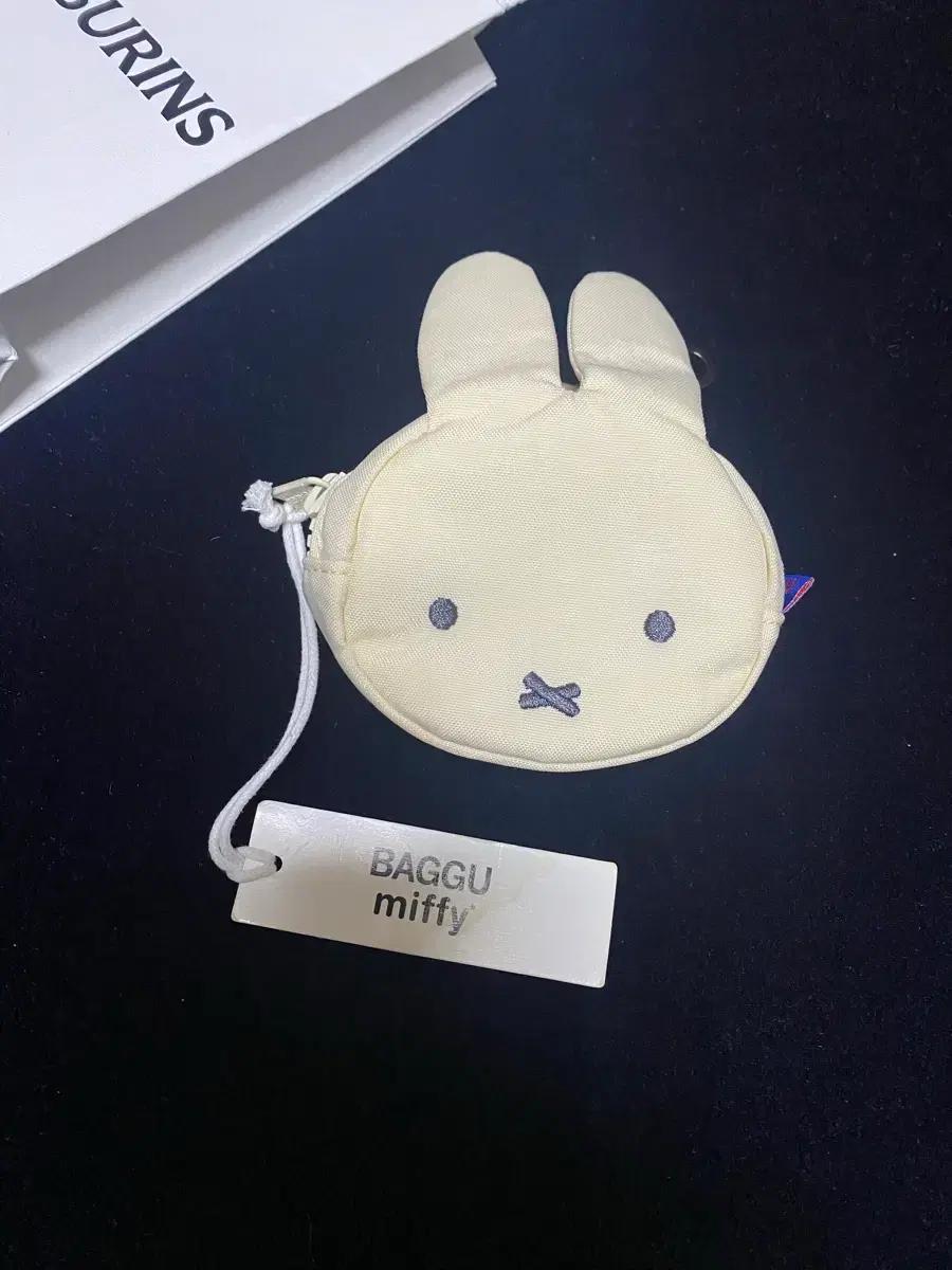 바쿠 baggu 미피 참 동전지갑 파우치 키링