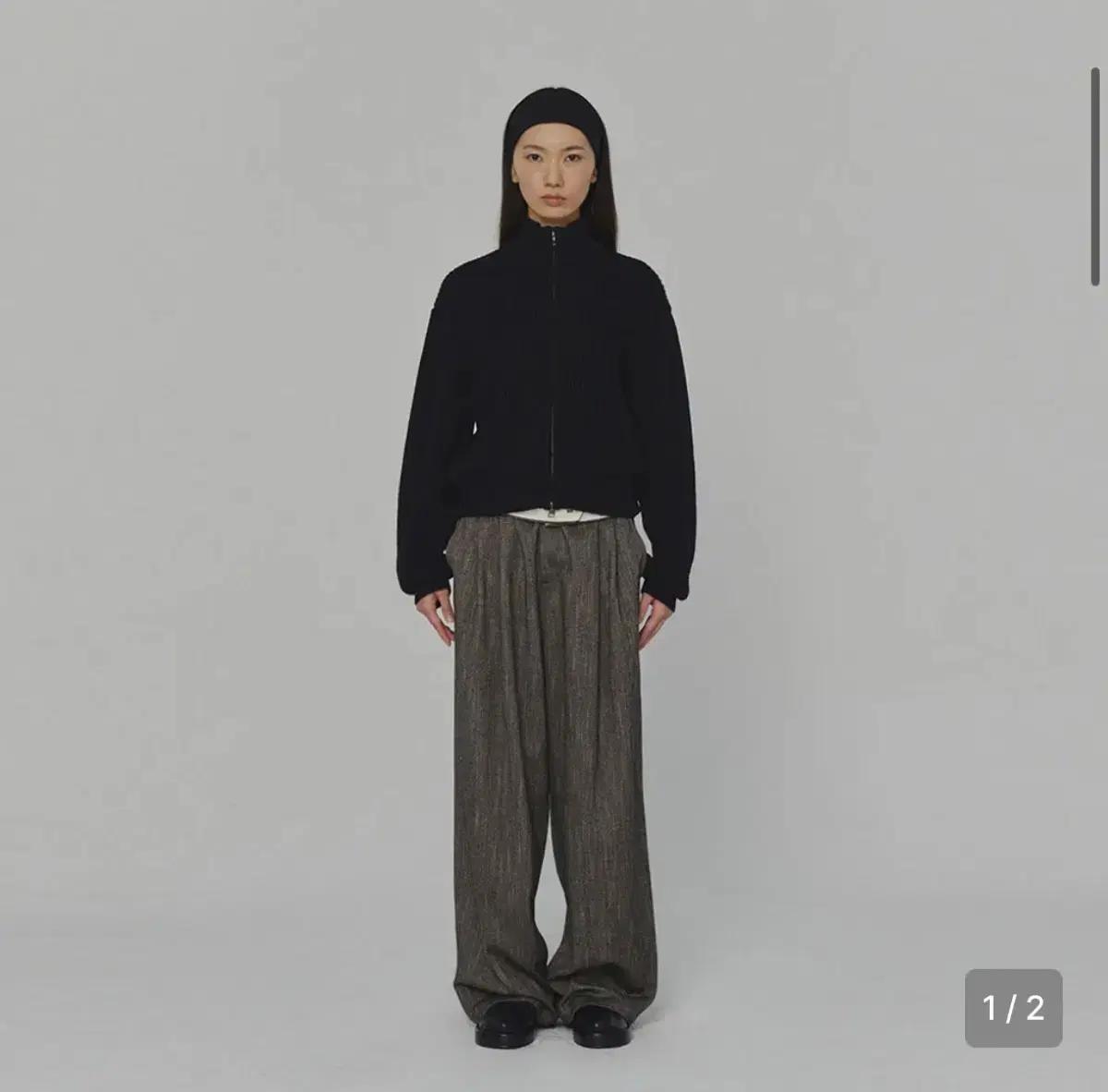 아모멘토 풀 니트 크롭 블루종 블랙