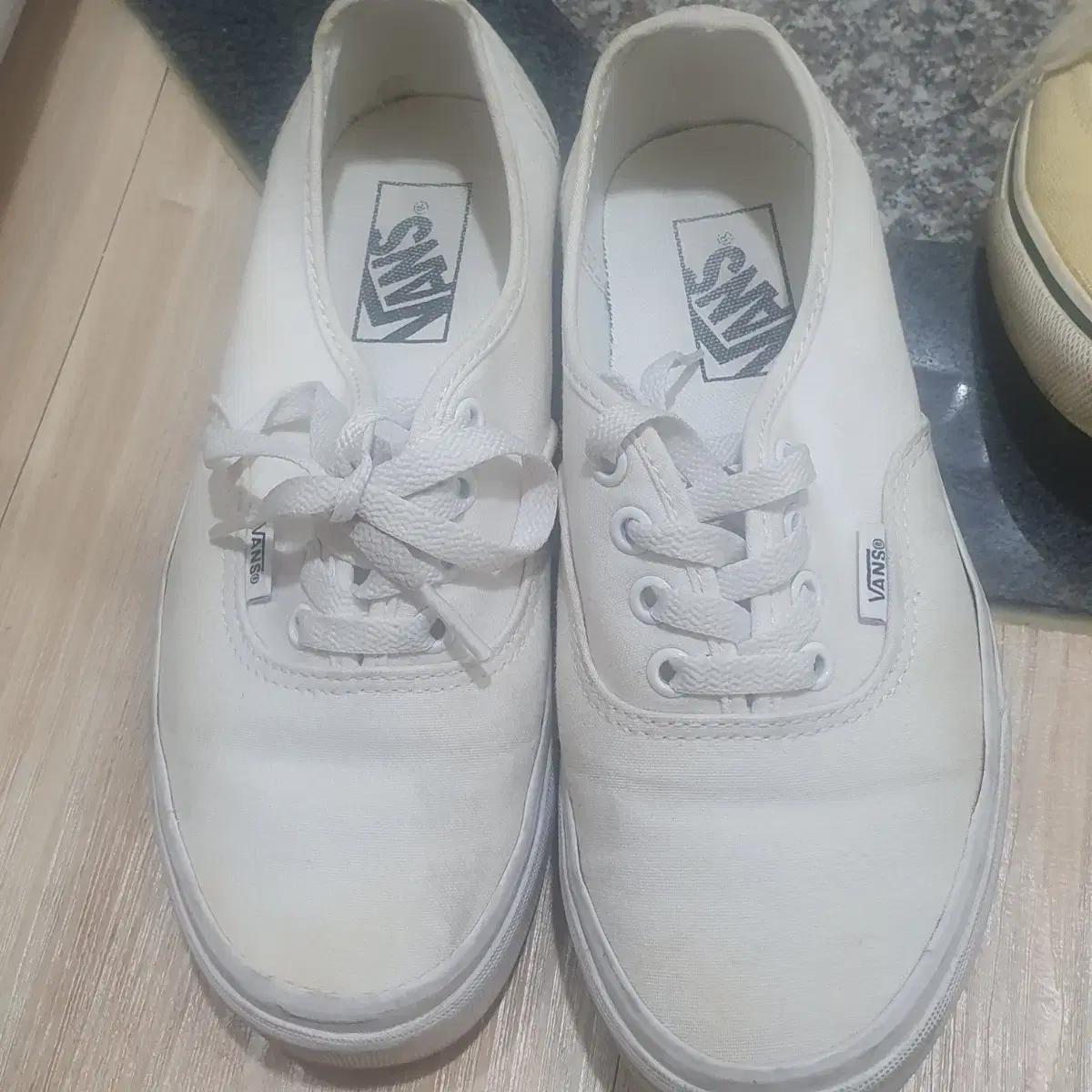 무료배송 사용감 다수 반스어센틱 235 화이트 트루화이트