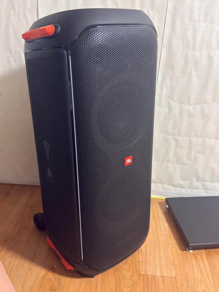 Jbl 710