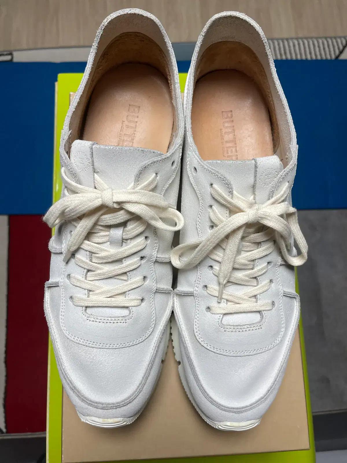 부테로 카레라 맨 화이트 42 280mm