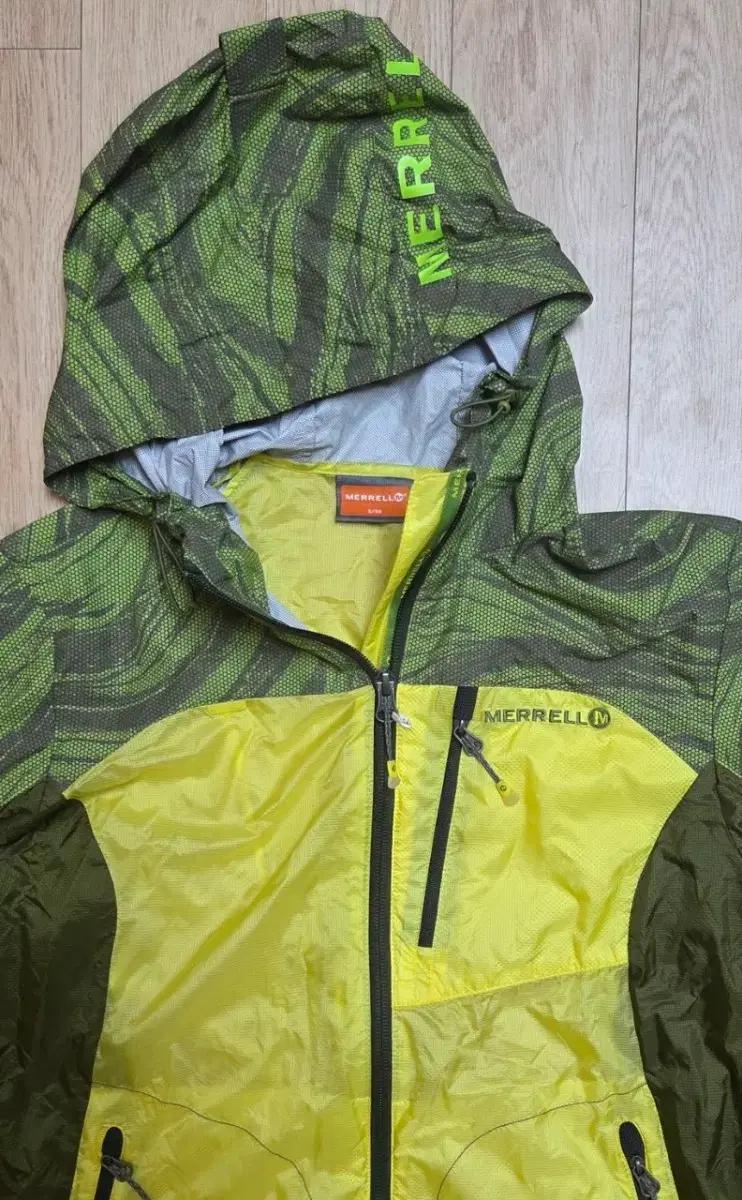 미사용 머렐 MERRELL 여성용 봄 후드 바람막이 초록노란색 S사이즈