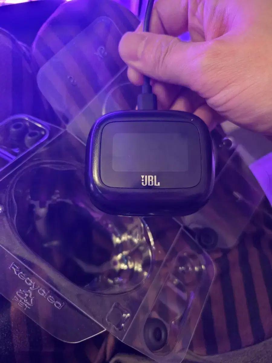 JBL led 화면 케이스 이어폰