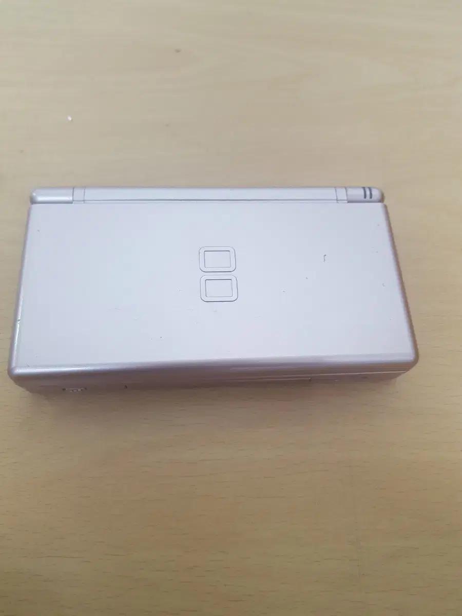 닌텐도 DS Lite 핑크색 게임기 본체