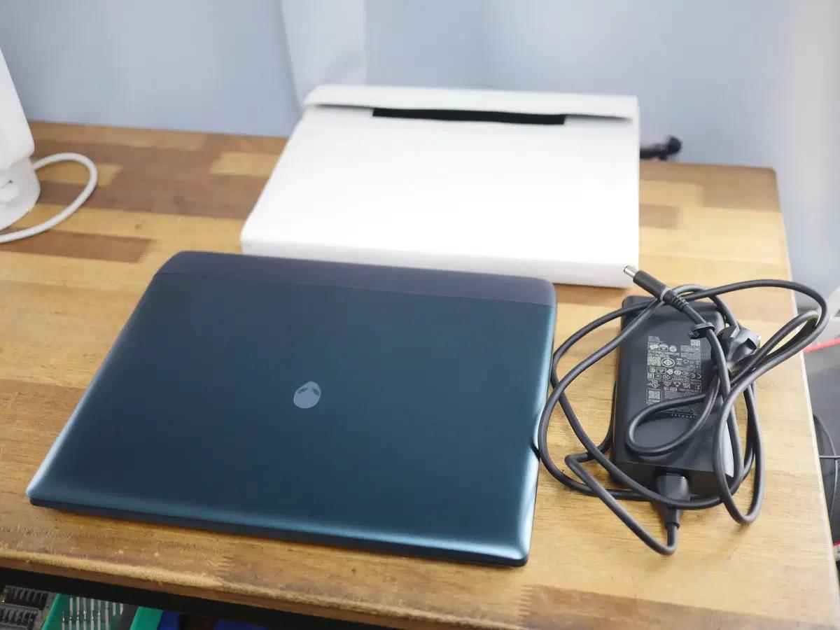 16인치 델 에일리언웨어 16 Area-51 RTX5090 게이밍 노트북