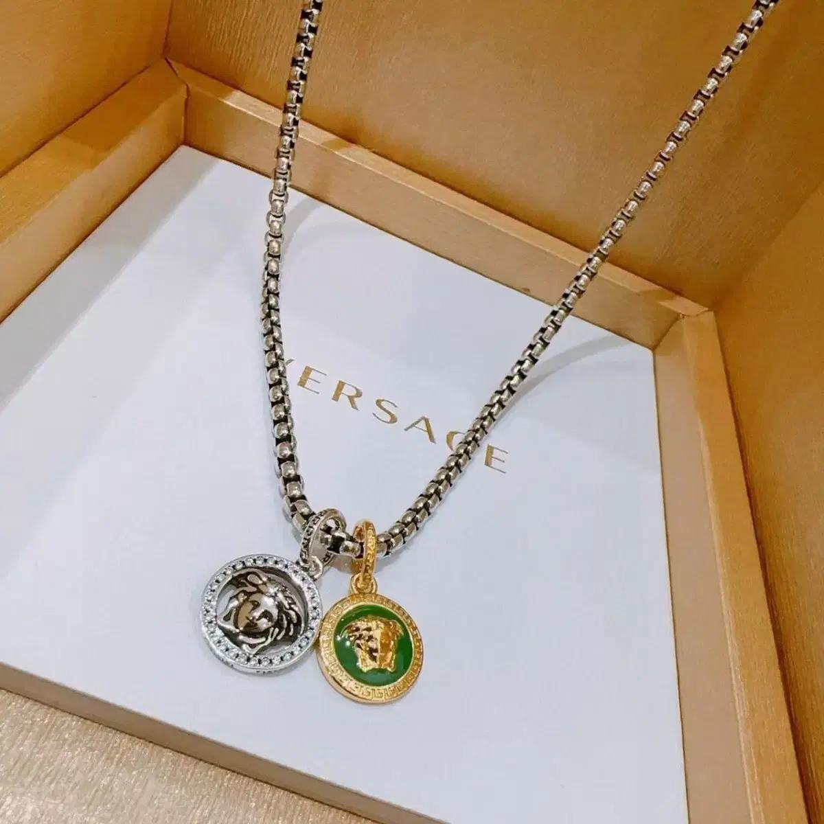 베르사체 메두사 펜던트 목걸이남녀 공용