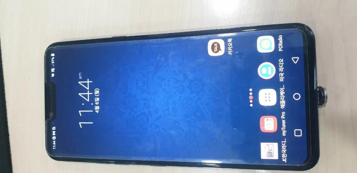 LG G8