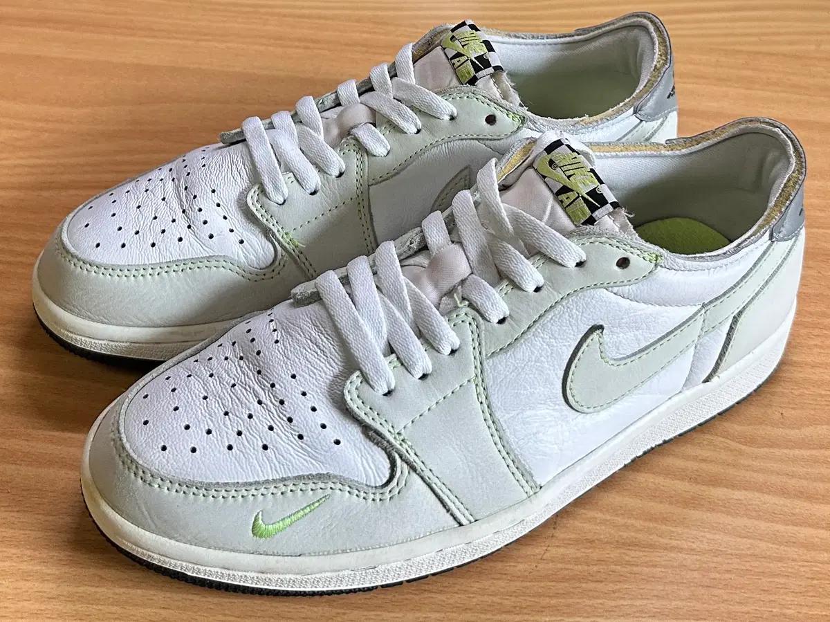 JORDAN1 LOW OG GHOST GREEN
