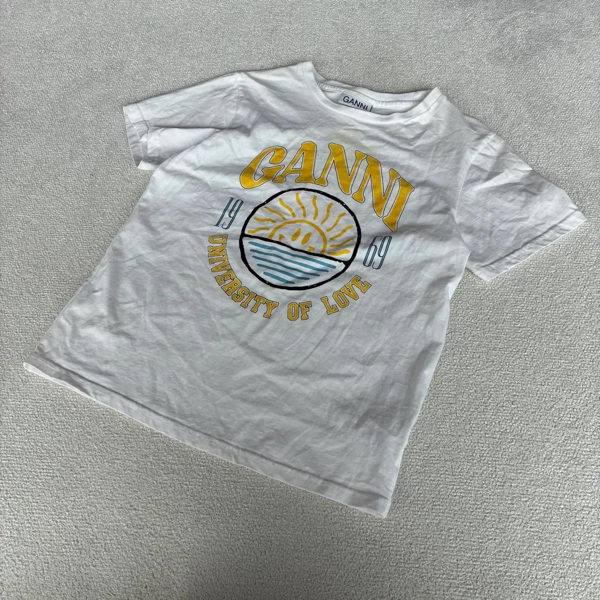 가니 GANNI 화이트 반팔 티셔츠 m