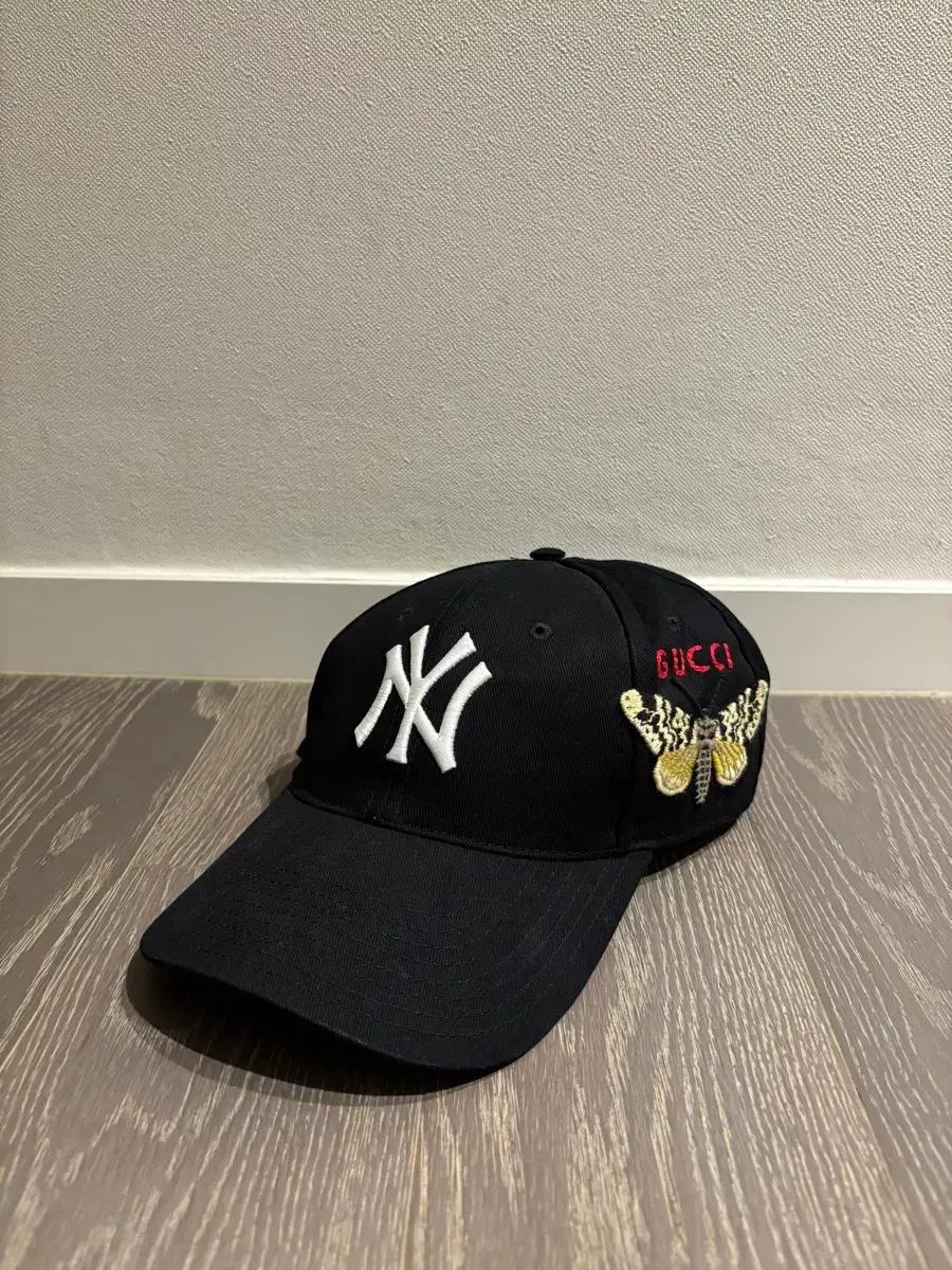 구찌 x MLB 뉴욕 양키스 볼캡 블랙