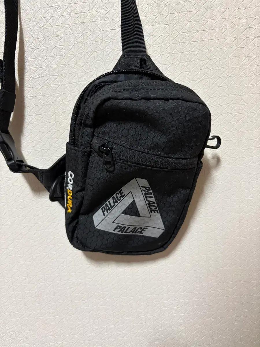 팔라스 코듀로이 투웨이 샷 백 블랙