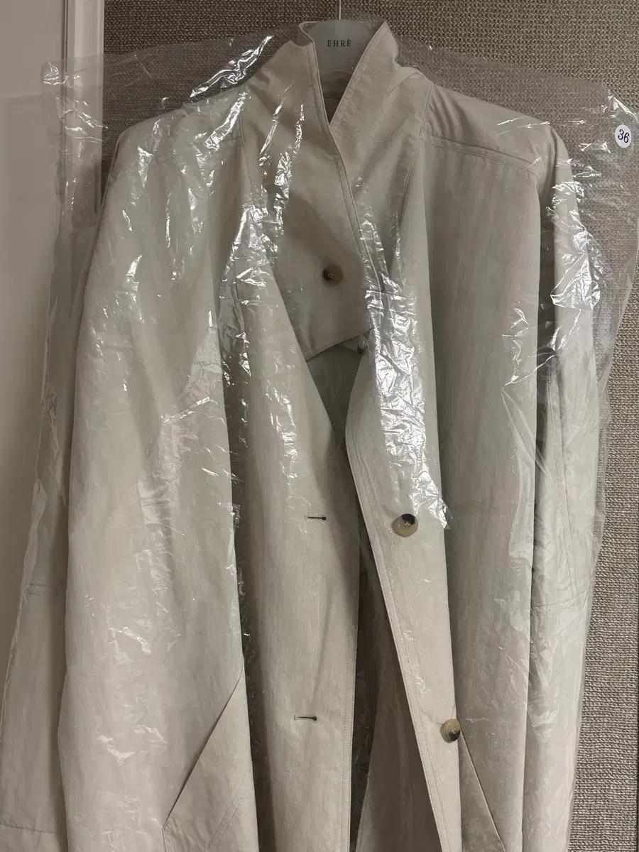 에레 EHRE DOYLE TRENCH COAT [BEIGE]