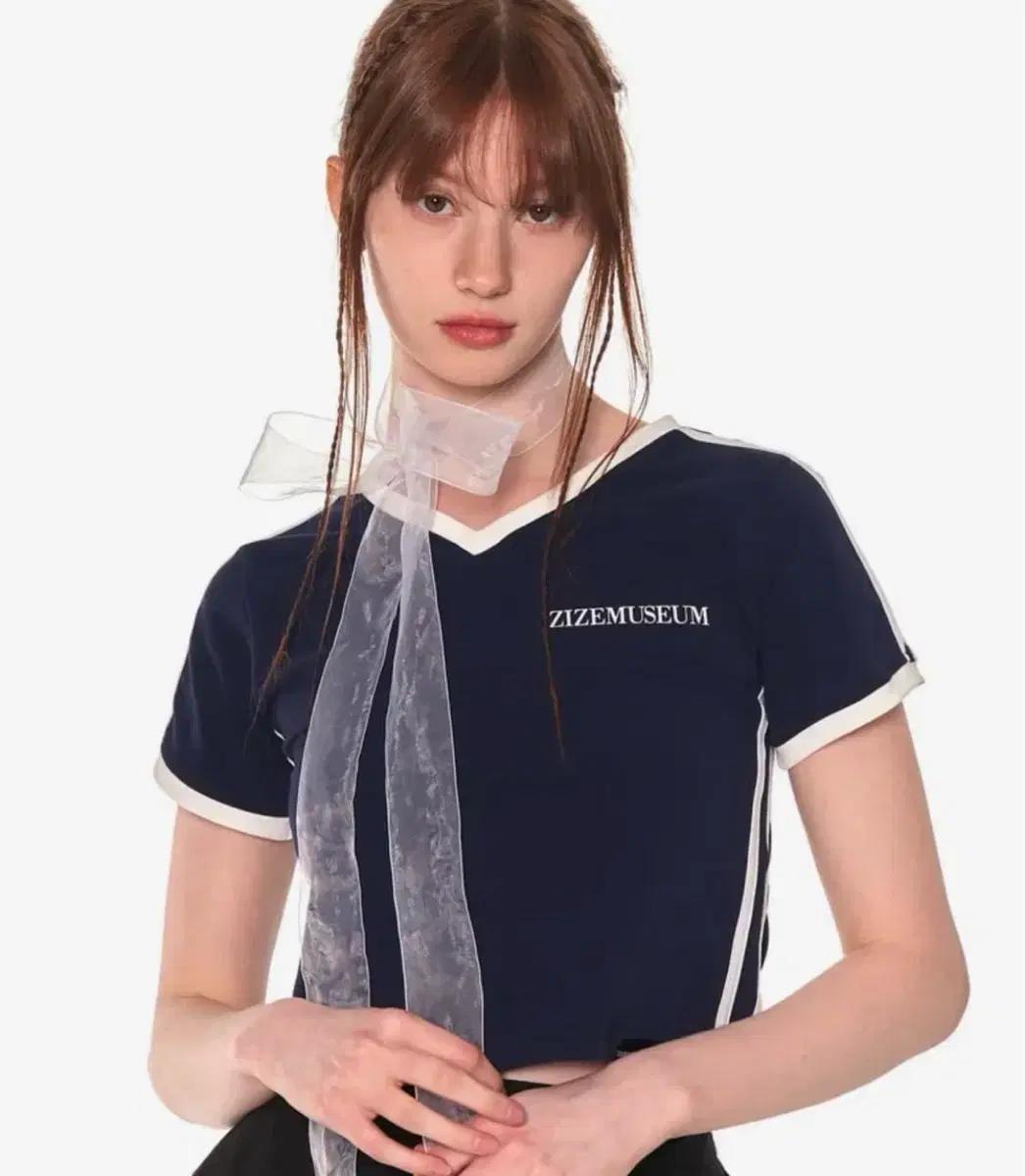 지제뮤지엄 반팔 V LINE SPORTY T-SHIRTS (NAVY)