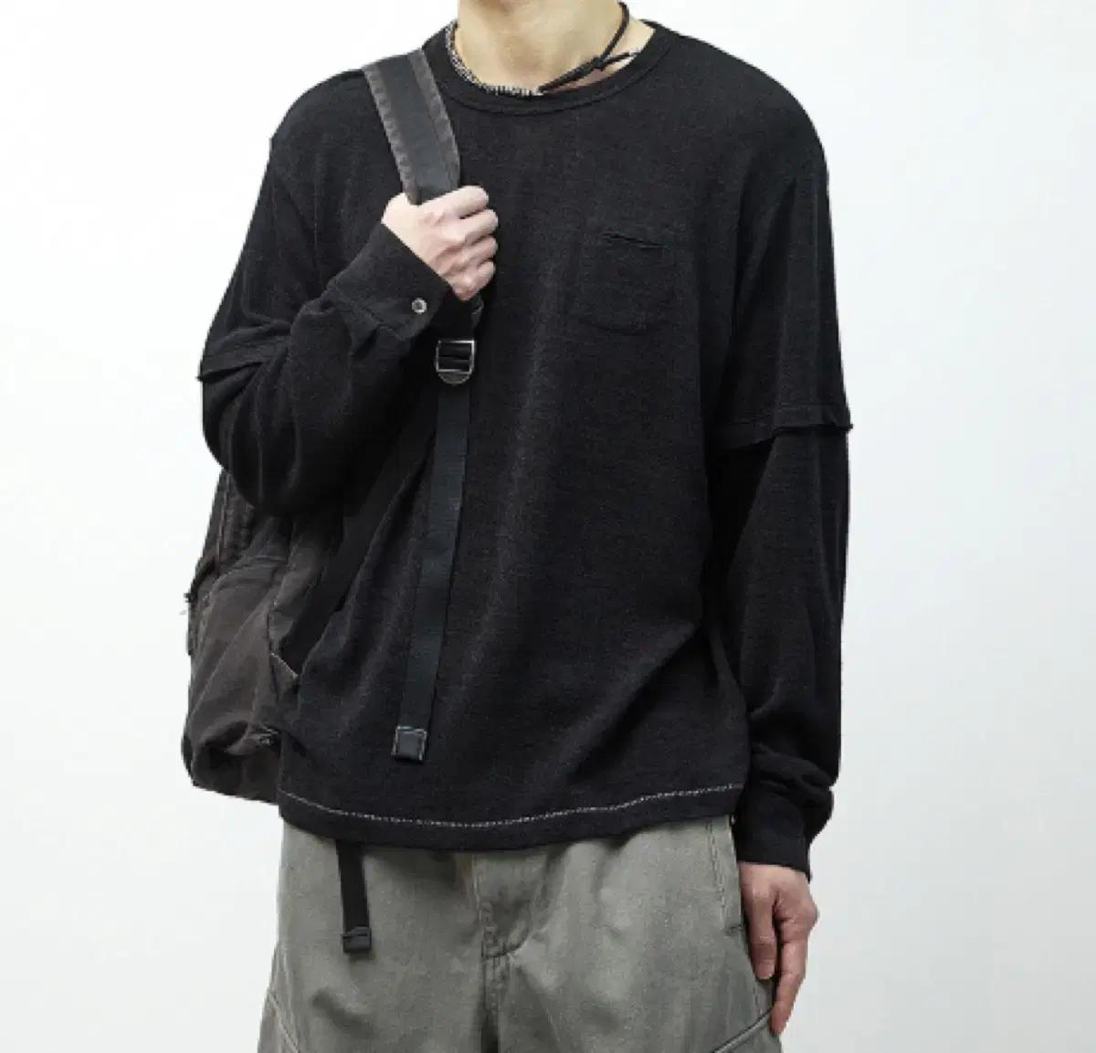 [2] 해칭룸 layer cuffs tee black