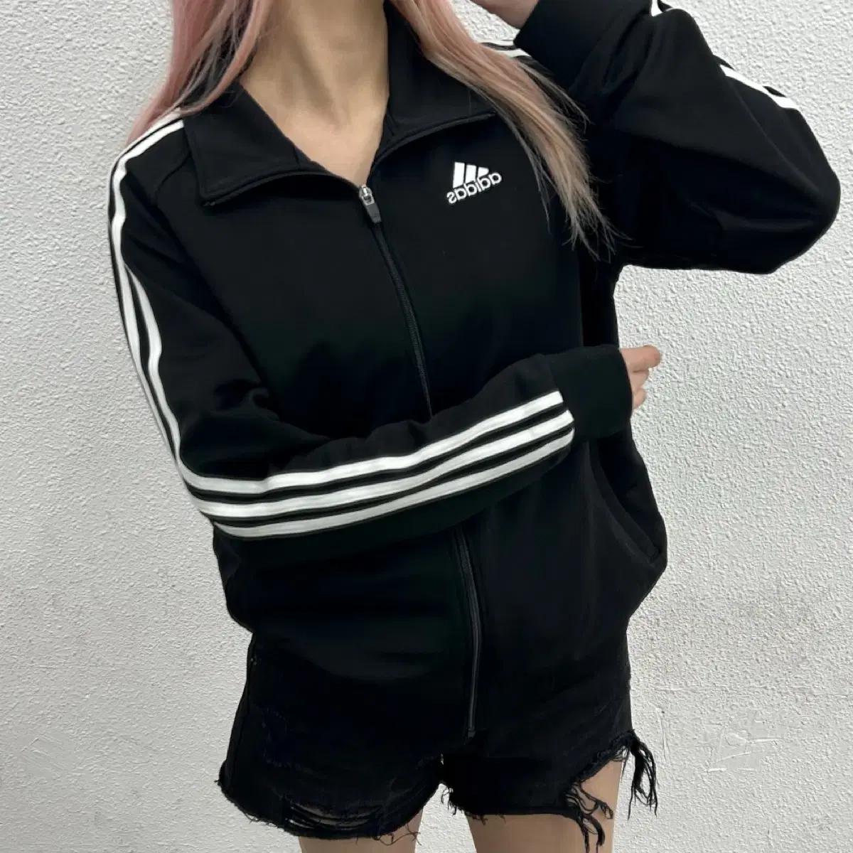 아디다스 마샬 에센셜 블랙 트랙탑 100