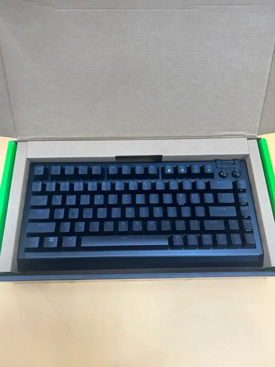Razer BlackWidow V4 75% KR 블랙 텐키리스