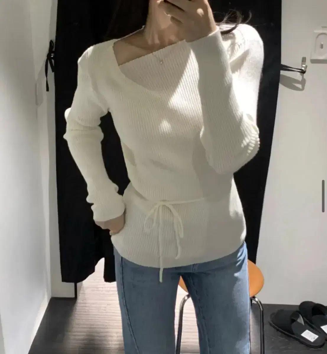 모아빈 Vogue golgi knit 1회착용 세탁완료 아이보리