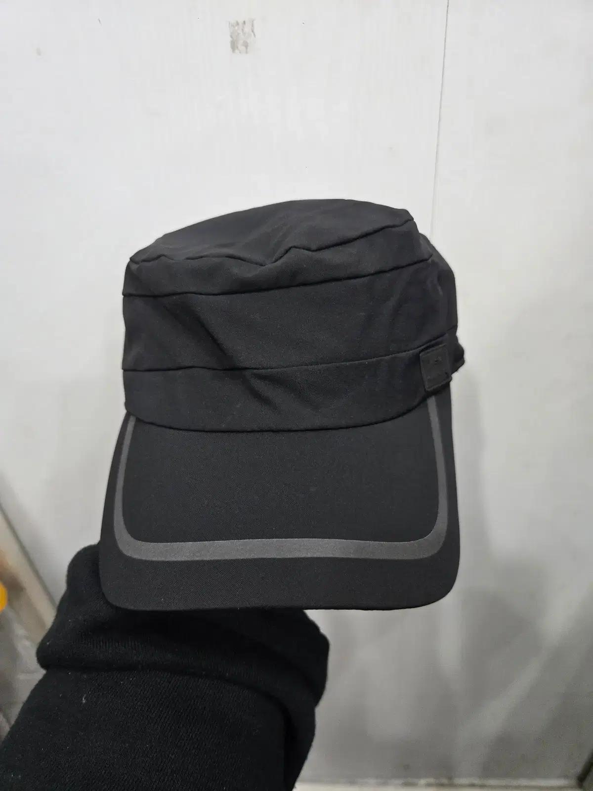 M(58)사이즈 )) EiDER 아이더 올블랙 볼캡 모자!