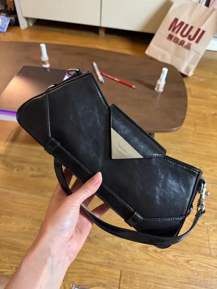페넥 gavi triangle bag 가비백
