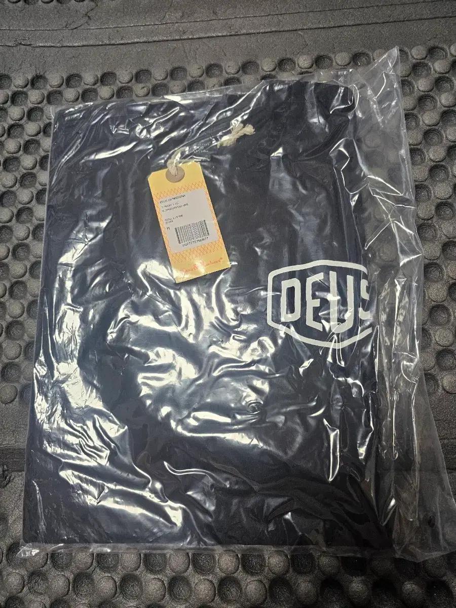 Deus 데우스 긴팔 티셔츠 블랙 M 새상품
