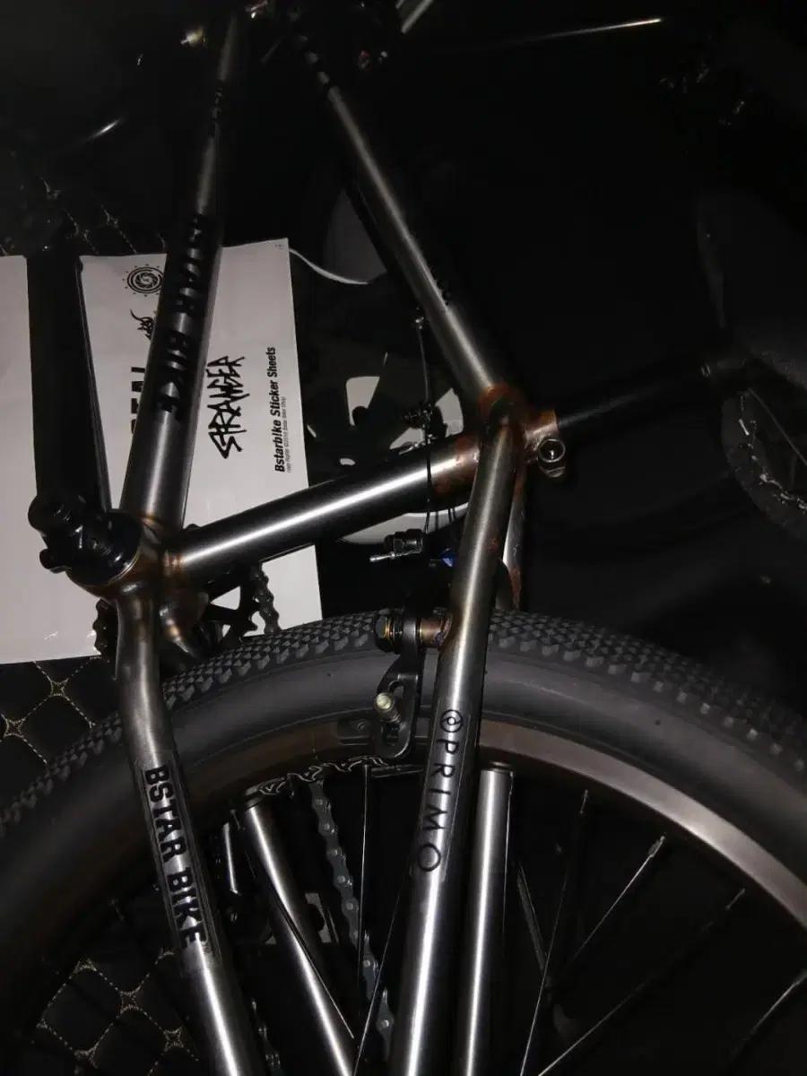 bmx 자전거 mtb나 로드랑 대차봐여 그리고 최상급 크로몰리랑 하소재를