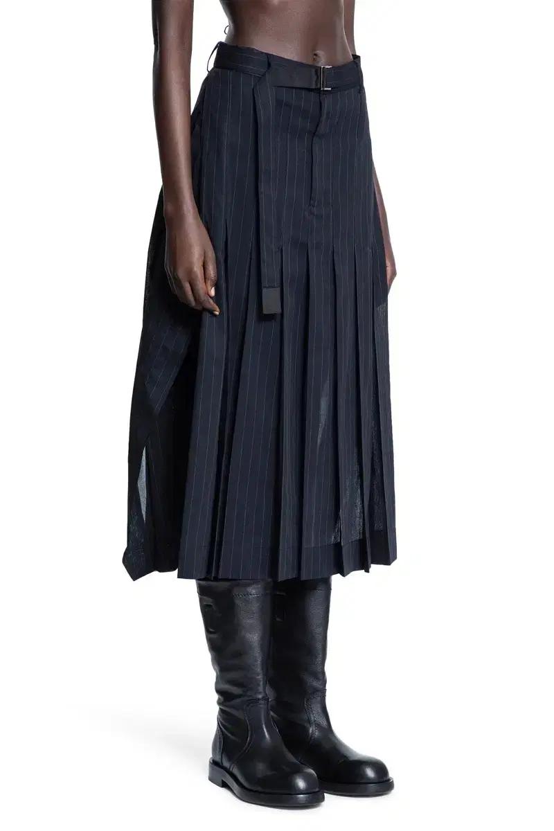 SACAI 사카이 핀스트라이프 스커트