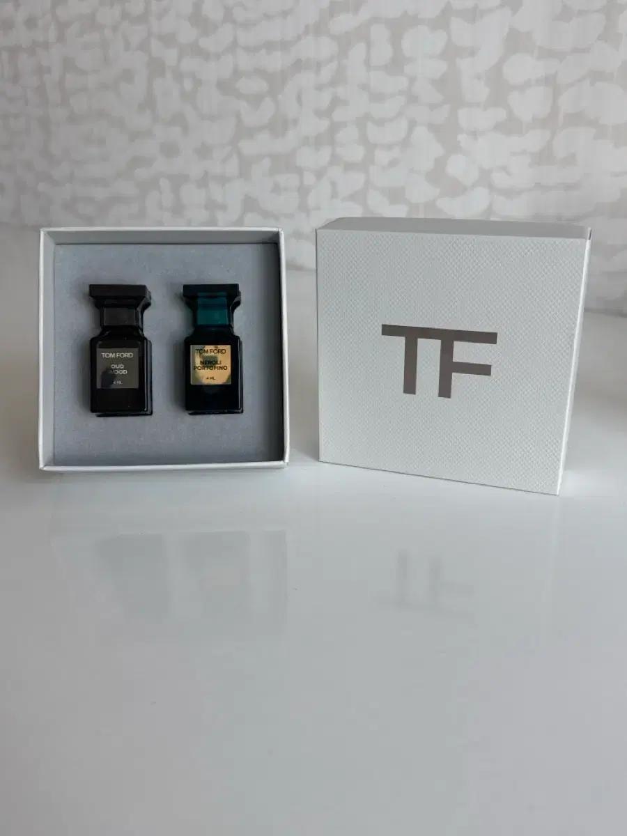 톰포드 향수 Oud Wood/Neroli Portofino 4ml 세트