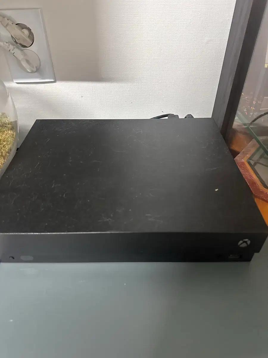 Xbox One X 1TB + 피파볼타 패드