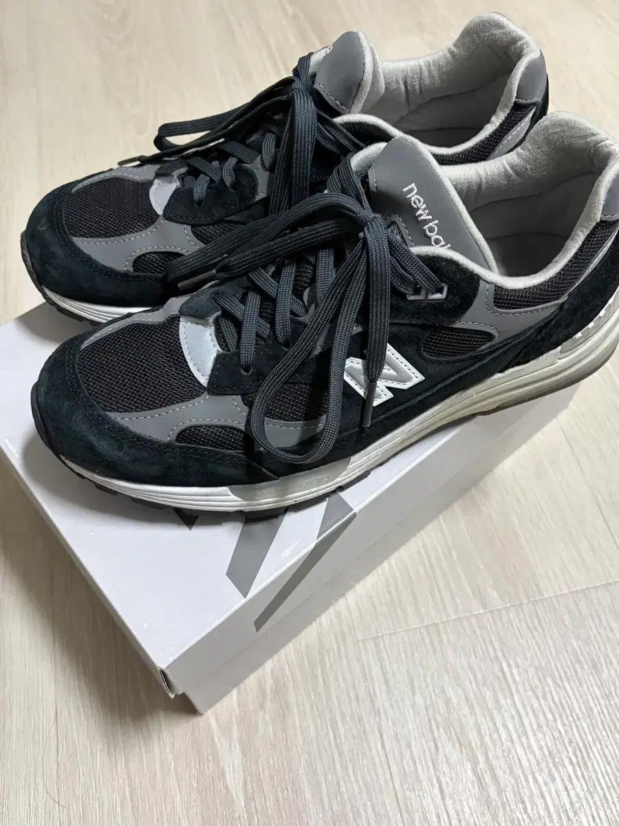 뉴발란스 992 블랙
