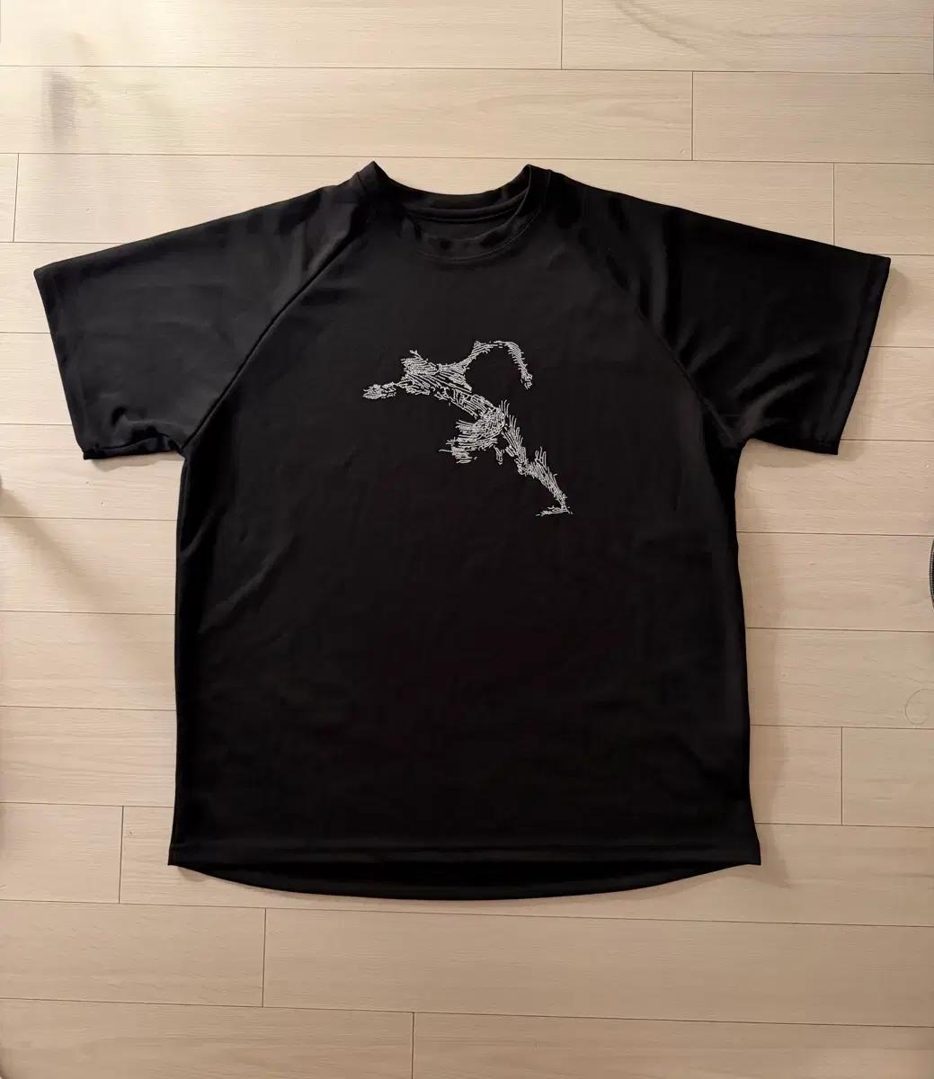 컨텐트먼트 러닝 티 TANAKSHIHA Tee BLACK (L)