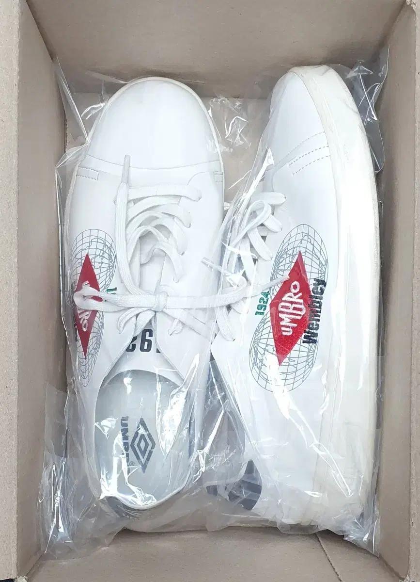 UMBRO 엄브로 화이트 스니커즈 270
