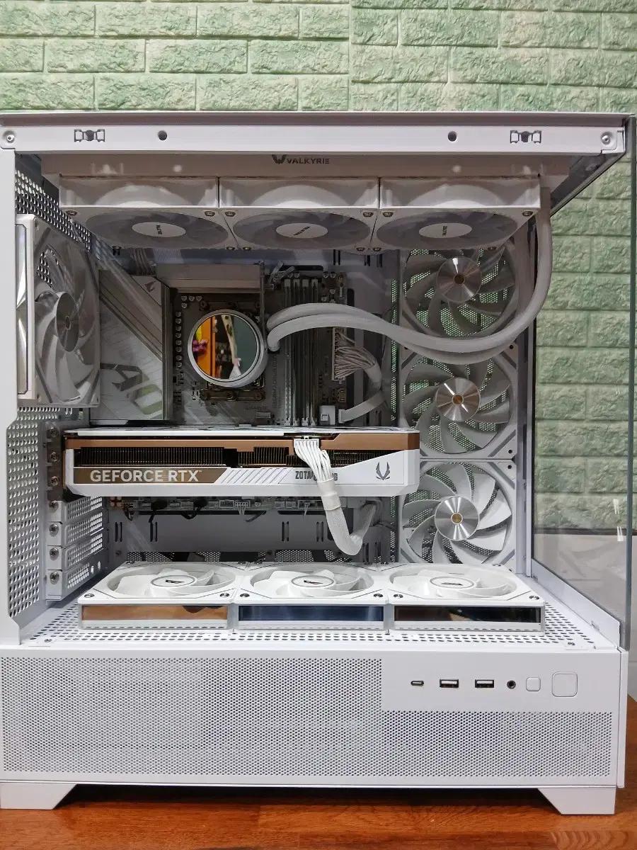 미사용 ) 9800X3D & RTX5070TI 컴퓨터 PC 판매