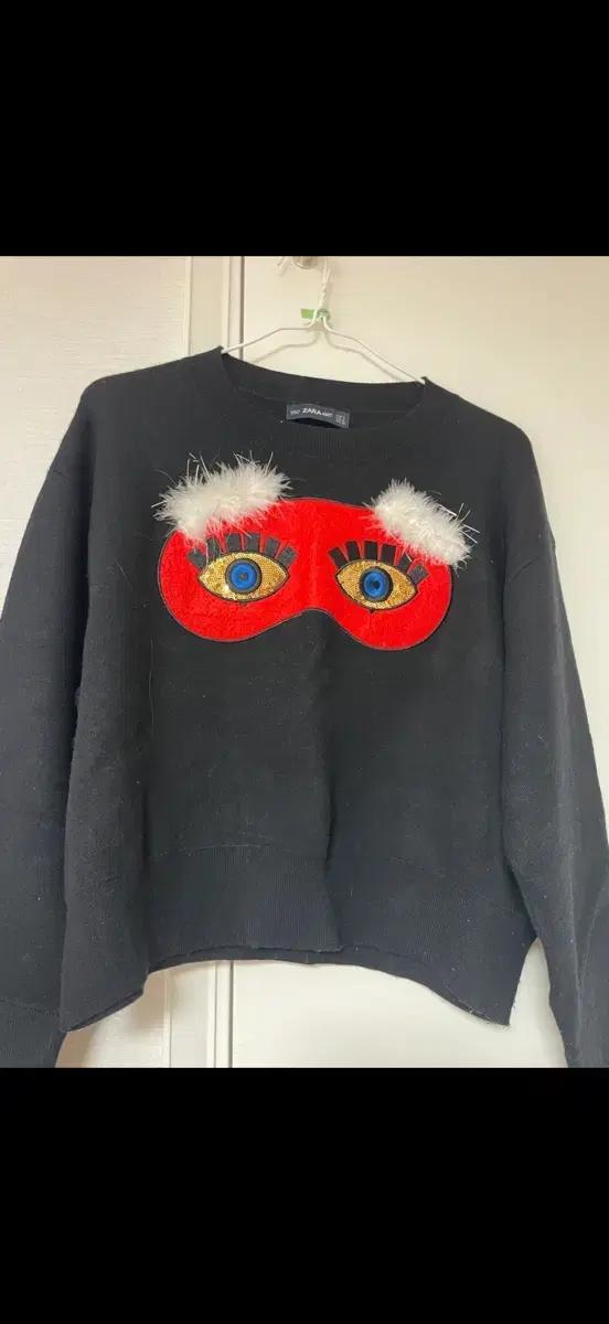 Zara 블랙 눈 장식 니트