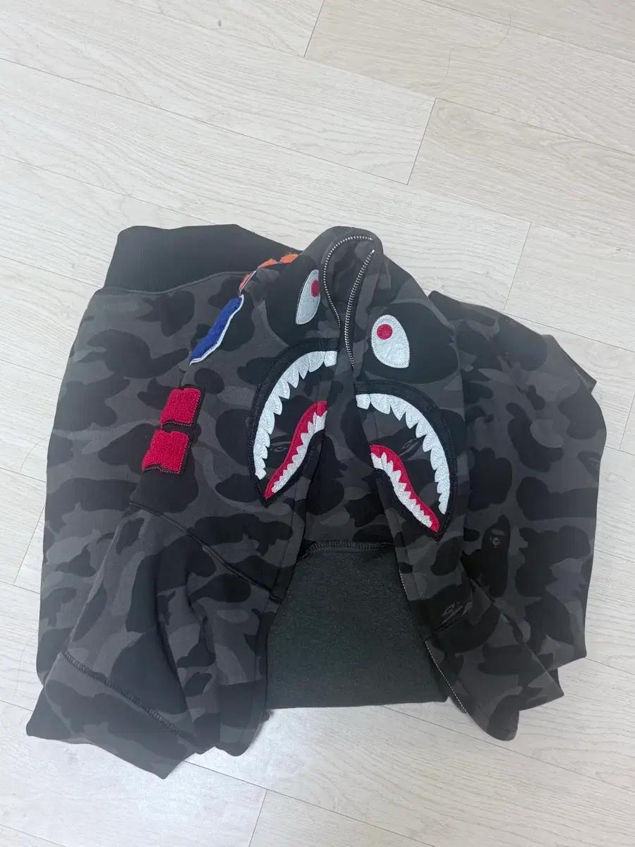 베이프 샤크 후드 블랙 카모
