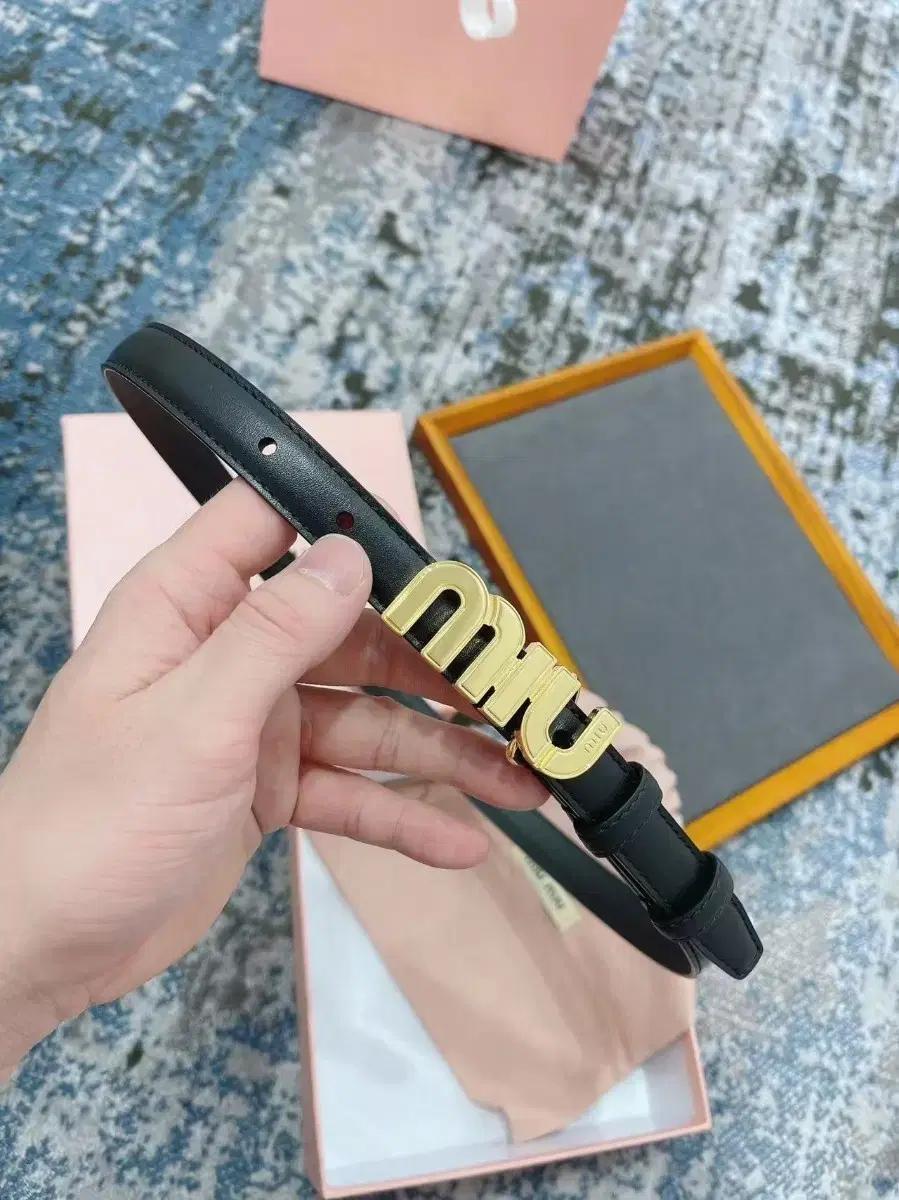 미우미우 여성용 검정 벨트 80 폭 2.0cm