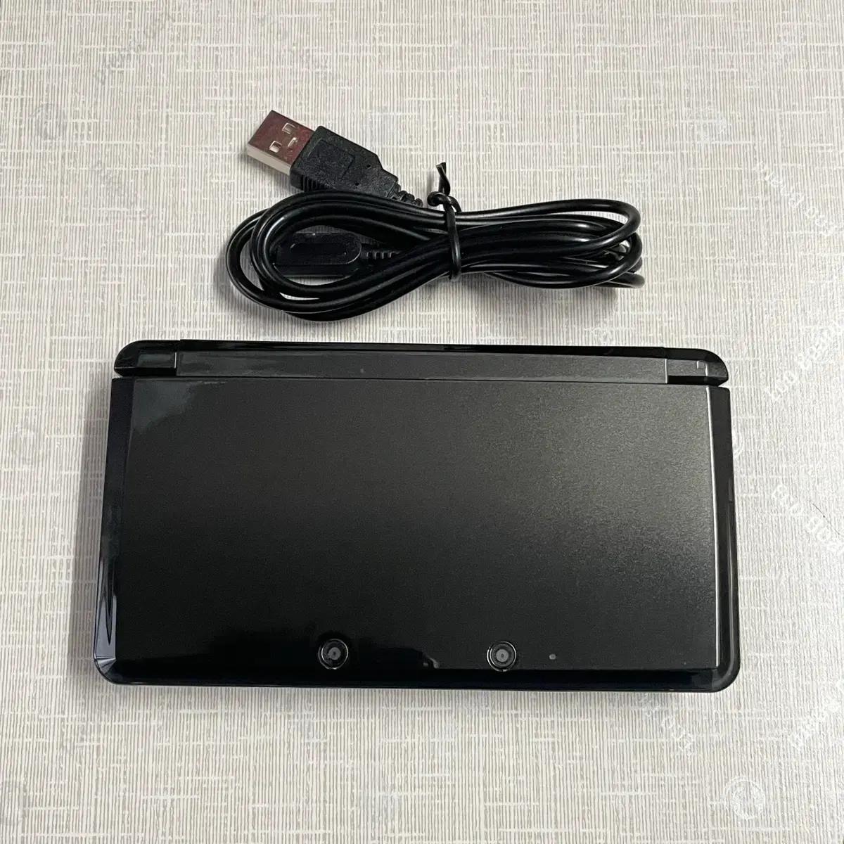 닌텐도 3DS 블랙 (구작다수) + 충전케이블