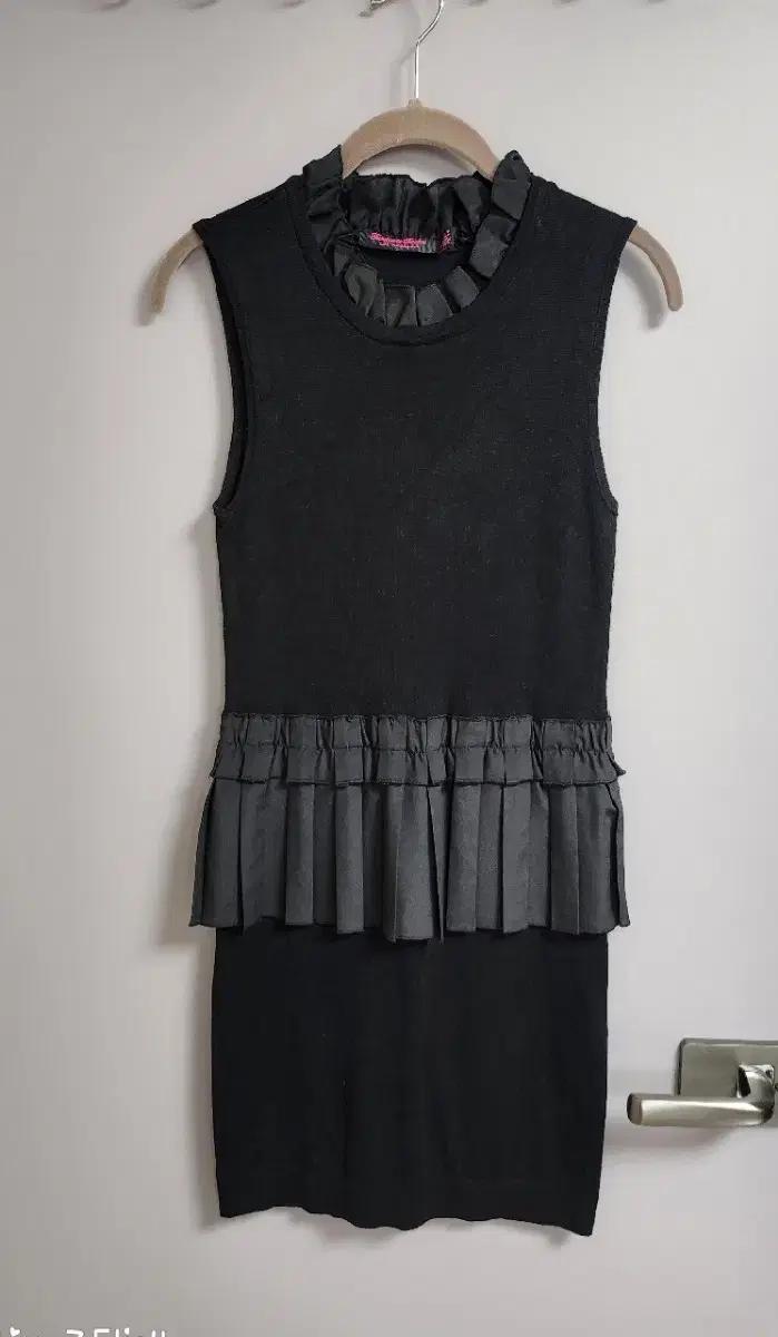 슬림핏 니트 프릴 원피스,글램 원피스,투피스st 교신X