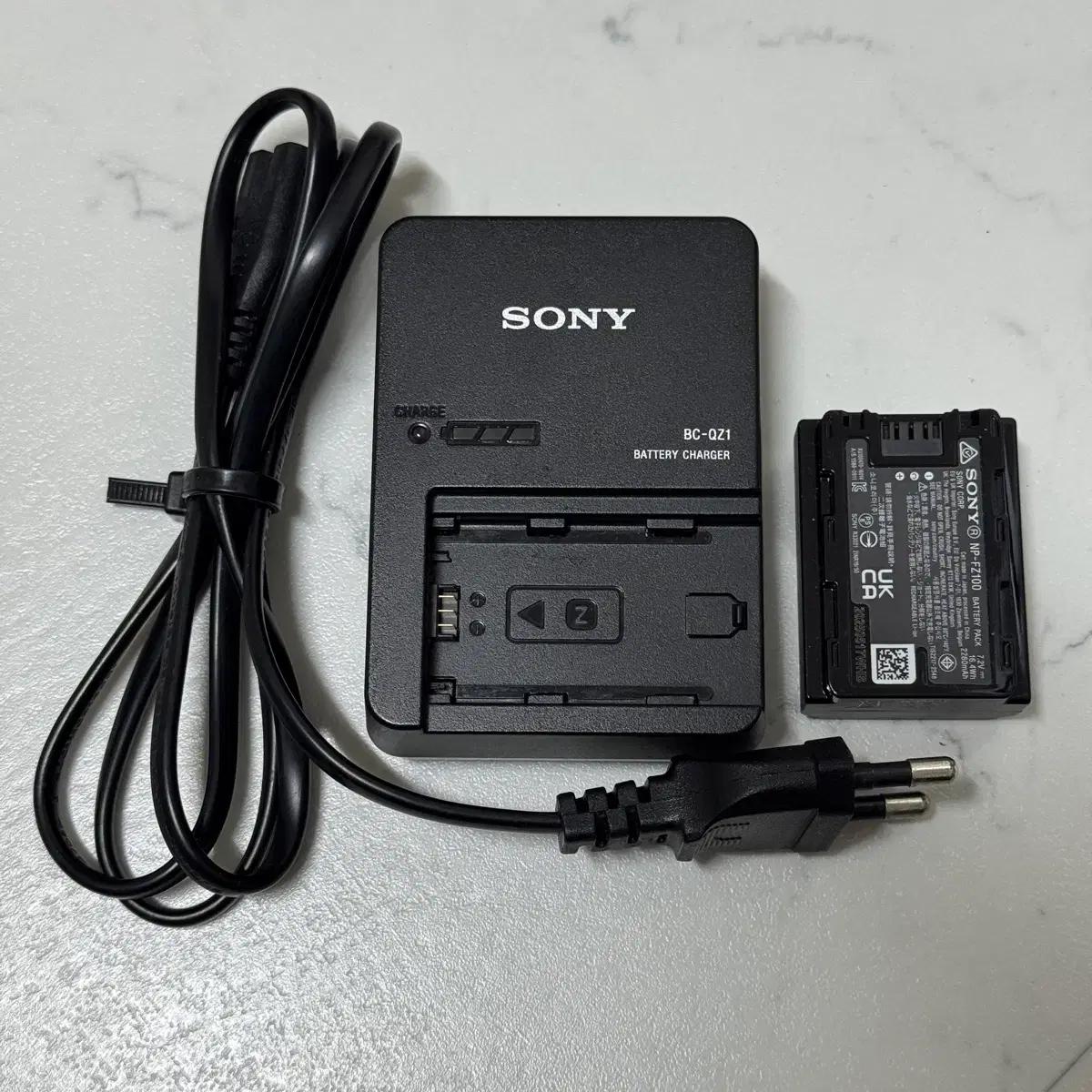 소니 정품 FZ100 배터리 + QZ1 충전기 일괄